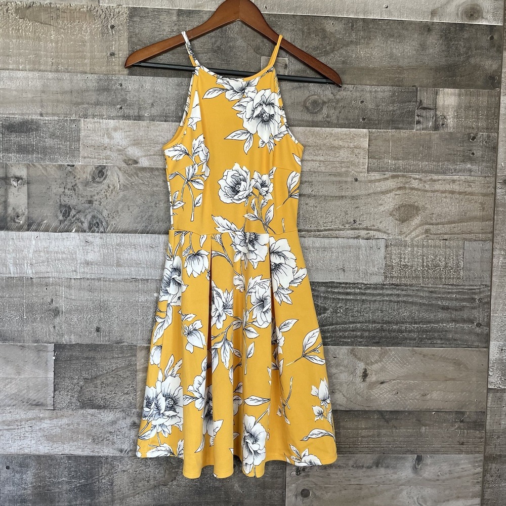 Soprano Dress Womens Size S Yellow‎ Floral Sleeveless A-Line Pleated Stretch NWT
